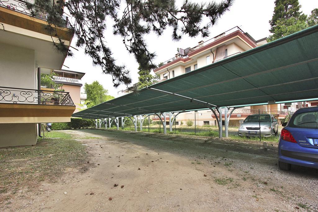 Residenza Ibsen Apartment Lignano Sabbiadoro Phòng bức ảnh